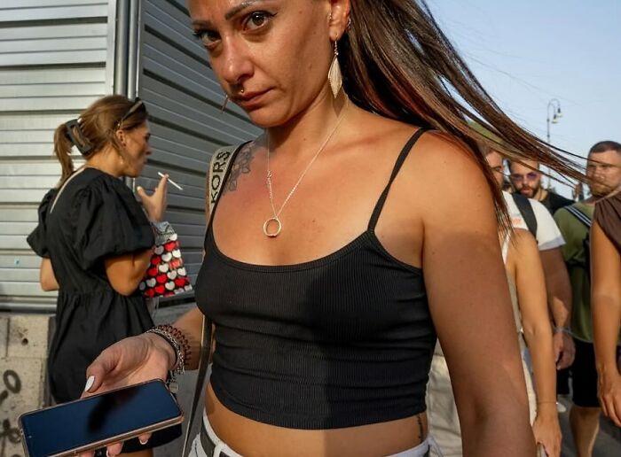 110 Powerful Street Photos That Reveal The Beauty Of Everyday Life