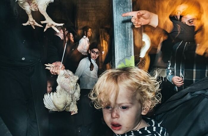 110 Powerful Street Photos That Reveal The Beauty Of Everyday Life