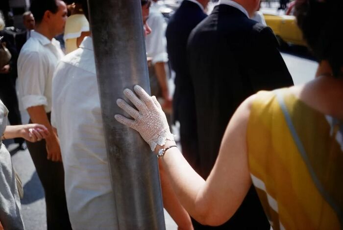 110 Powerful Street Photos That Reveal The Beauty Of Everyday Life