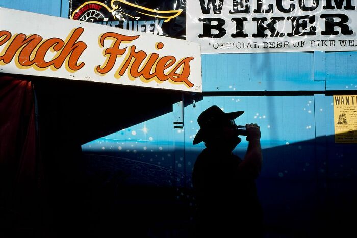 110 Powerful Street Photos That Reveal The Beauty Of Everyday Life