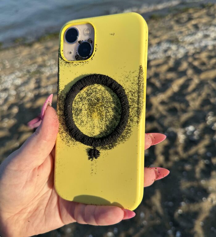106 Interesting And Bizarre Things People Found At The Beach (New Pics)