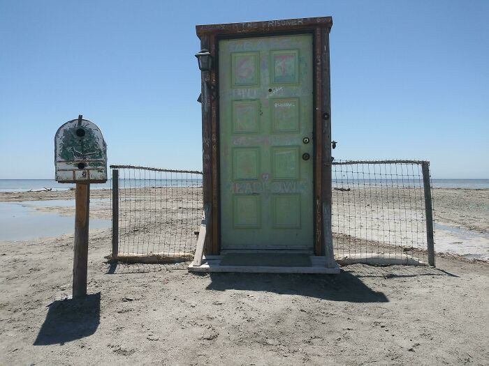 106 Interesting And Bizarre Things People Found At The Beach (New Pics)