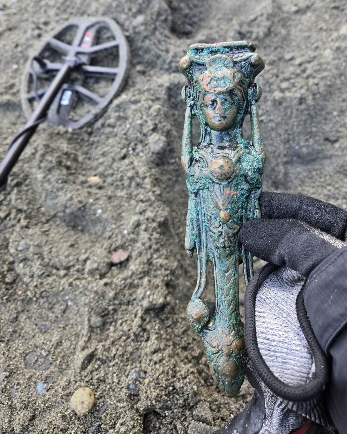 106 Interesting And Bizarre Things People Found At The Beach (New Pics)