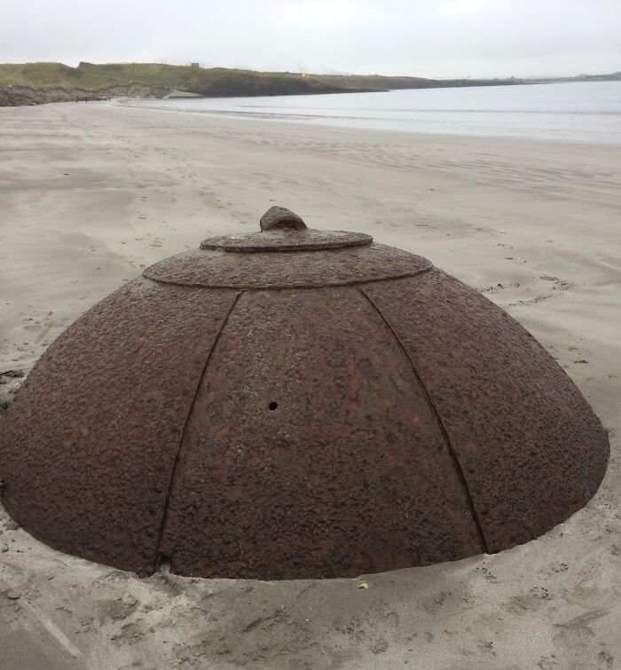 106 Interesting And Bizarre Things People Found At The Beach (New Pics)