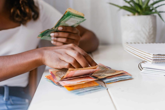Woman Thinks Babysitters Don’t Deserve A Living Wage, Gets A Reality Check From Sibling