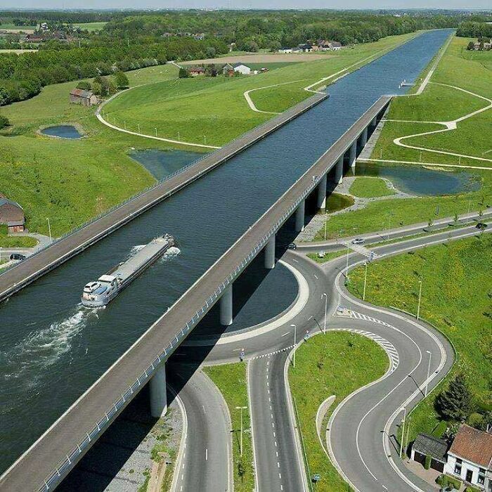 57 Examples Of Such Brilliant Infrastructure That It Deserves To Be Celebrated (New Pics)