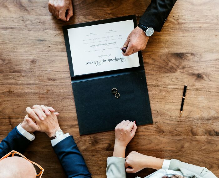 “A Coffin”: 114 Times Couples Put The Most Unexpected Stuff On Their Wedding Registries