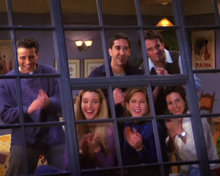 “I Guess She Didn’t Watch The Office”: Zoë Kravitz Explains Why ‘Friends’ Belongs In The Past