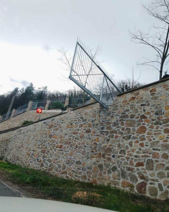 89 Construction And Designs That Look Like They Were Created By Someone’s Last Two Brain Cells