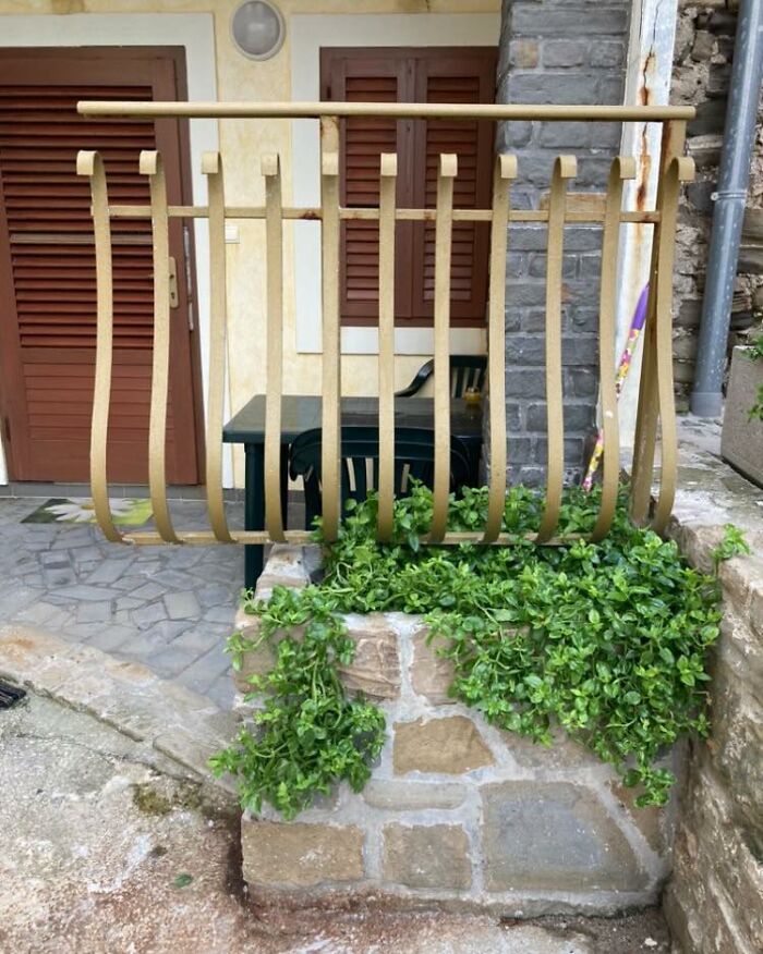 89 Construction And Designs That Look Like They Were Created By Someone’s Last Two Brain Cells