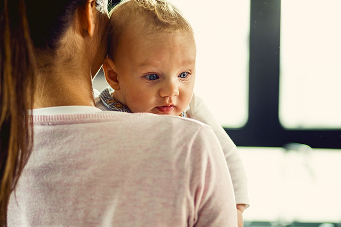 &#8220;My Wife Is Slow&#8221;: Man Guides Wife Through First Month Of Baby Care, Realizes He Can&#8217;t Look Away