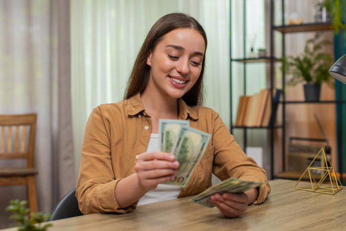 Guy Horrified After Toxic GF Wants To Quit Her Job After He Wins Lottery, Decides To Dump Her