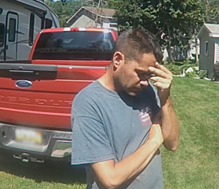 Teen Tormented By Bully Over Texts For Two Years, Finds Out It’s Her Mother