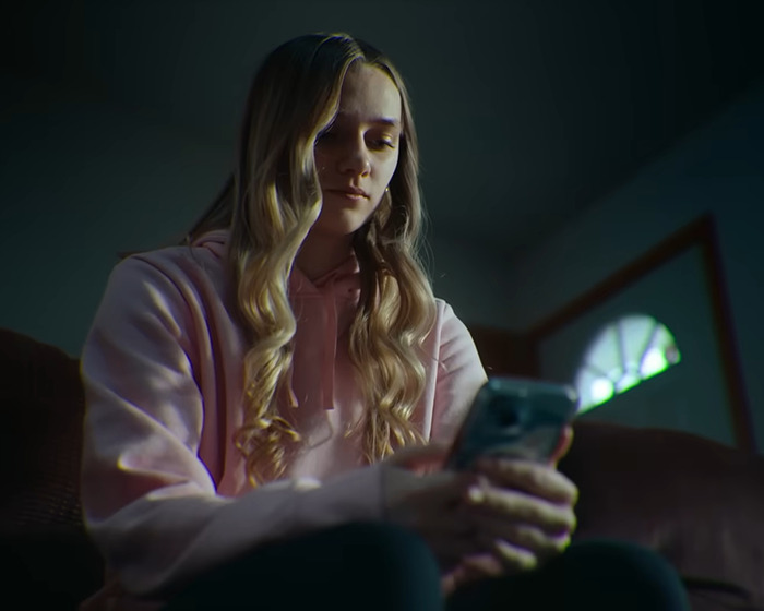 Psychological Expert Reveals Why Mom Anonymously Bullied Her Teen Daughter Online For 2 Years