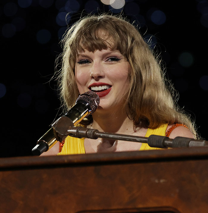 Travis Kelce’s Answer About Taylor Swift In Resurfaced &#8216;Kiss, Marry, Kill&#8217; Video Stuns Fans