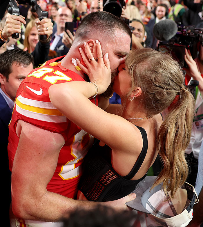 Travis Kelce’s Answer About Taylor Swift In Resurfaced &#8216;Kiss, Marry, Kill&#8217; Video Stuns Fans