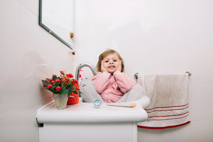 41 Babysitters Who Signed Up For Bedtime Stories Share How They Ended Up Living Horror Experiences