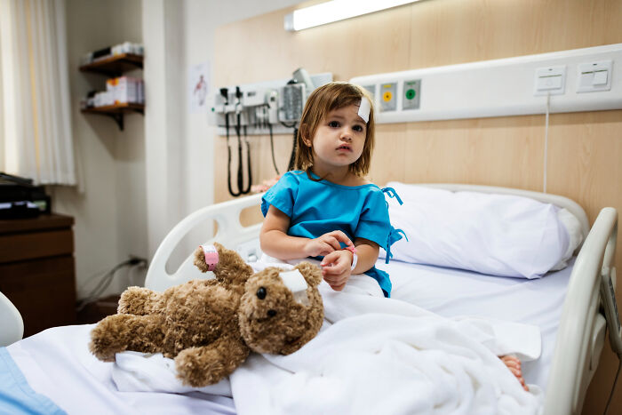 41 Babysitters Who Signed Up For Bedtime Stories Share How They Ended Up Living Horror Experiences