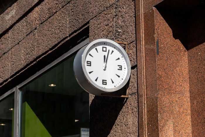 Boss Falls Flat On His Face After Telling Employee To Clock Out For Every Second Away From Register