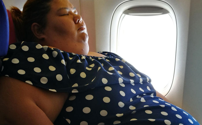 Person Refuses To Lift Armrest To Make Room For Obese Passenger, Gets Labeled Fatphobic