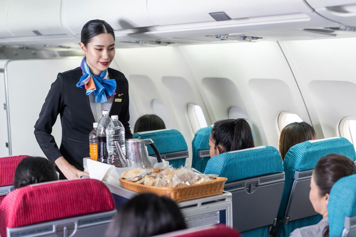 Person Refuses To Lift Armrest To Make Room For Obese Passenger, Gets Labeled Fatphobic