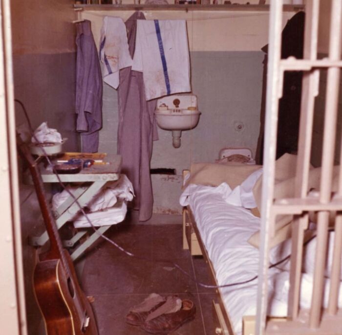 33 Rare Glimpses Into The Harsh Reality Of Life On Alcatraz