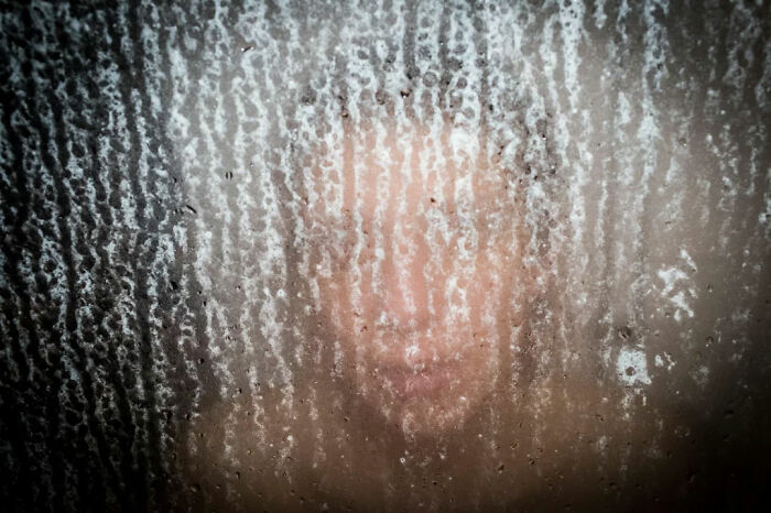 27 Serendipitous Moments Captured In Everyday Life By This Street Photographer (New Pics)