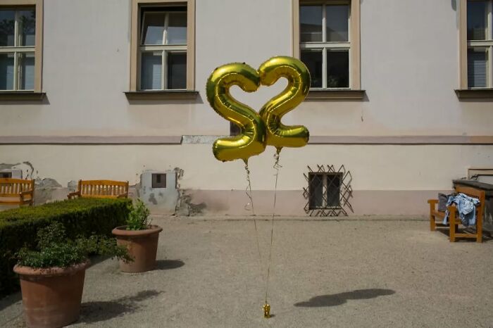 27 Serendipitous Moments Captured In Everyday Life By This Street Photographer (New Pics)