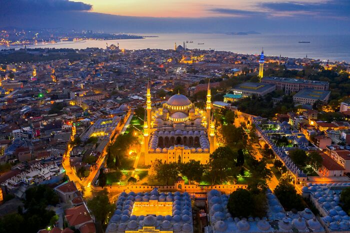 People Saw These 57 Travel Destinations In Person And They Were Not The Same As The Pictures