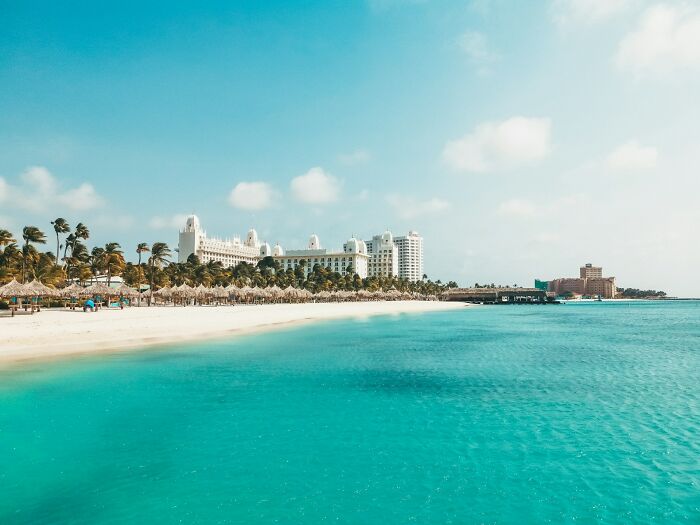 People Saw These 57 Travel Destinations In Person And They Were Not The Same As The Pictures