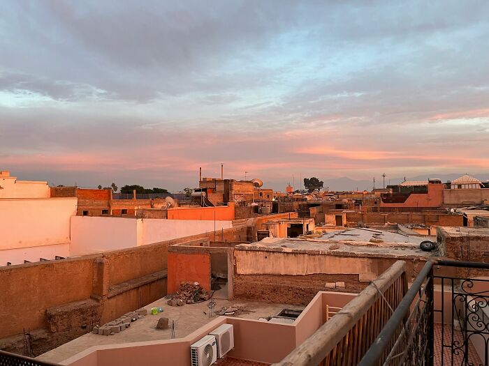 People Saw These 57 Travel Destinations In Person And They Were Not The Same As The Pictures