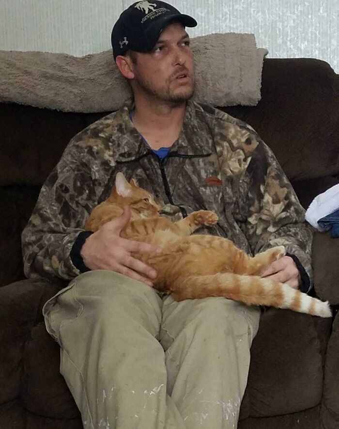 140 Dads Who Said “No Pets” And Ended Up Becoming Total Softies