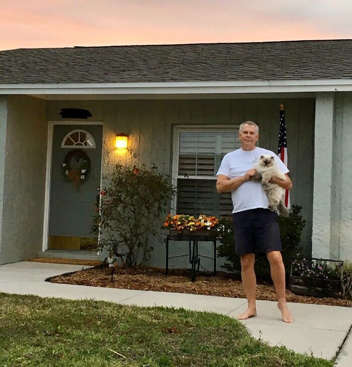 140 Dads Who Said “No Pets” And Ended Up Becoming Total Softies