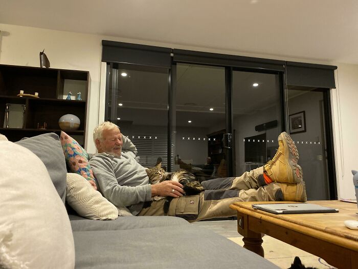 140 Dads Who Said “No Pets” And Ended Up Becoming Total Softies