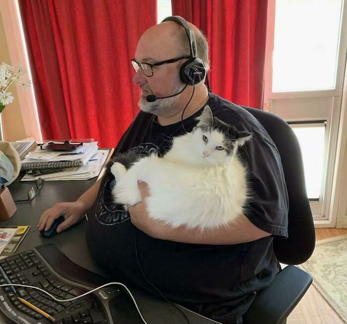 140 Dads Who Said “No Pets” And Ended Up Becoming Total Softies
