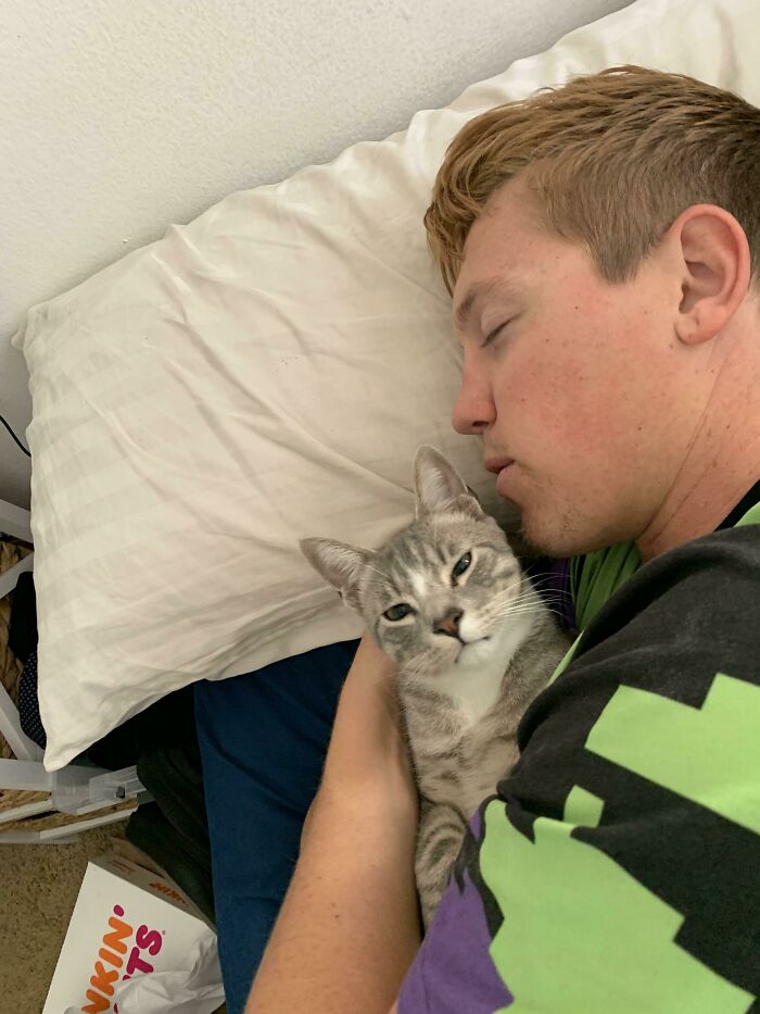 140 Dads Who Said “No Pets” And Ended Up Becoming Total Softies