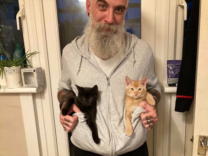 140 Dads Who Said “No Pets” And Ended Up Becoming Total Softies