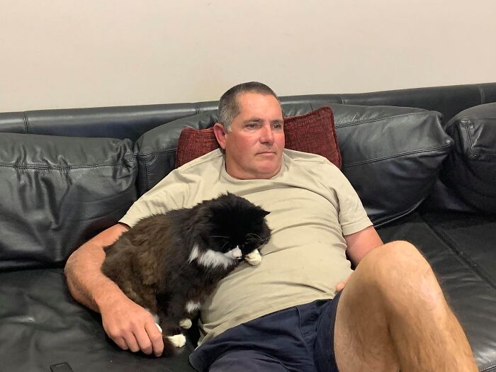 140 Dads Who Said “No Pets” And Ended Up Becoming Total Softies