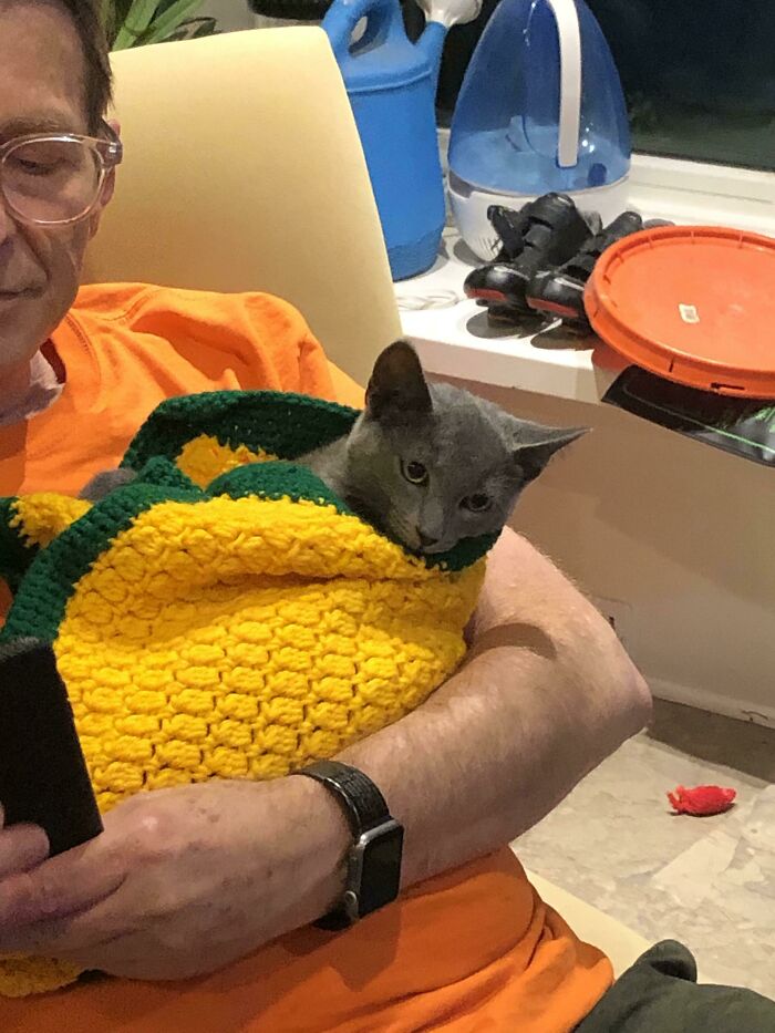 140 Dads Who Said “No Pets” And Ended Up Becoming Total Softies