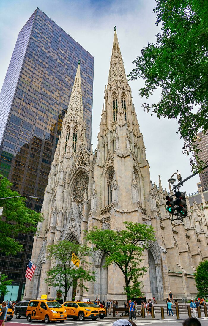 Old Versus Modern Architecture: 51 Fascinating Photos