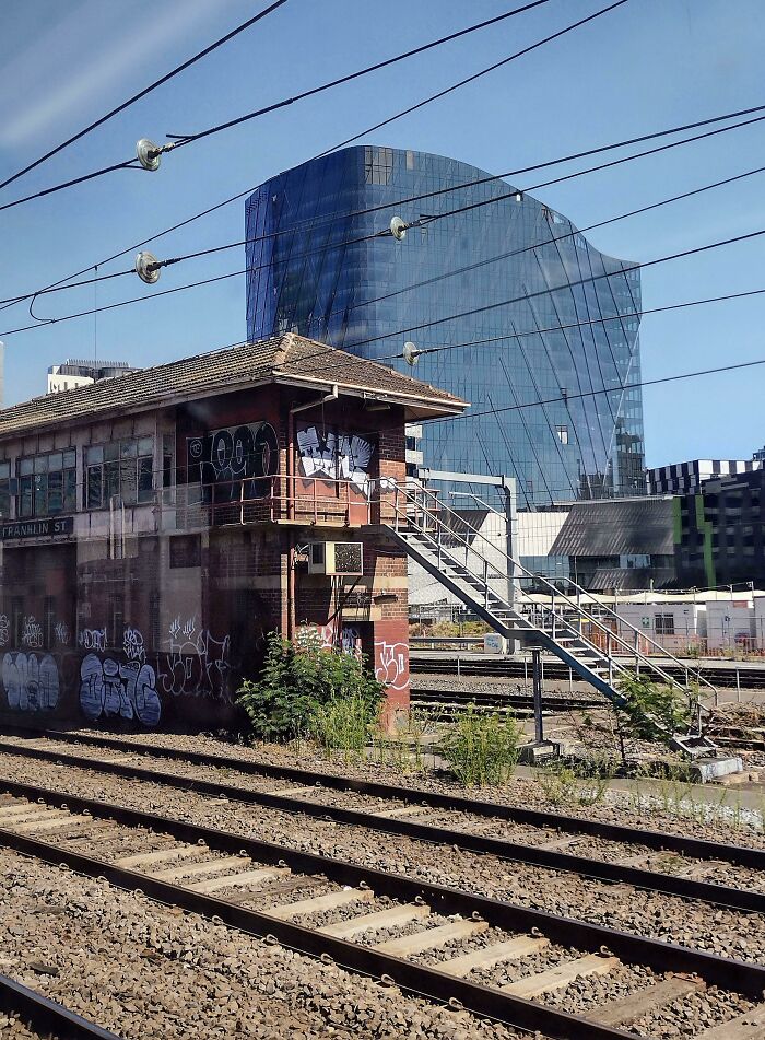 Old Versus Modern Architecture: 51 Fascinating Photos