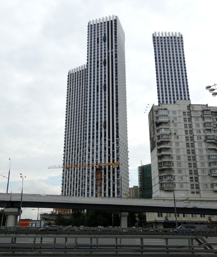 Old Versus Modern Architecture: 51 Fascinating Photos