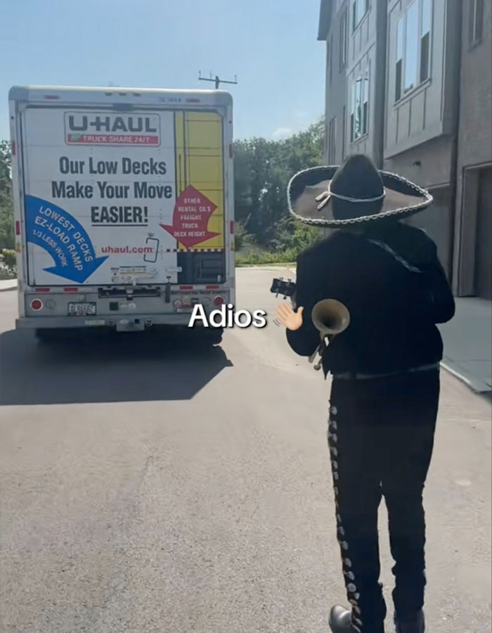 Man&#8217;s Hilarious Mariachi Revenge On Cheating Ex Goes Mega Viral: &#8220;We Need A Whole Netflix Series!&#8221;