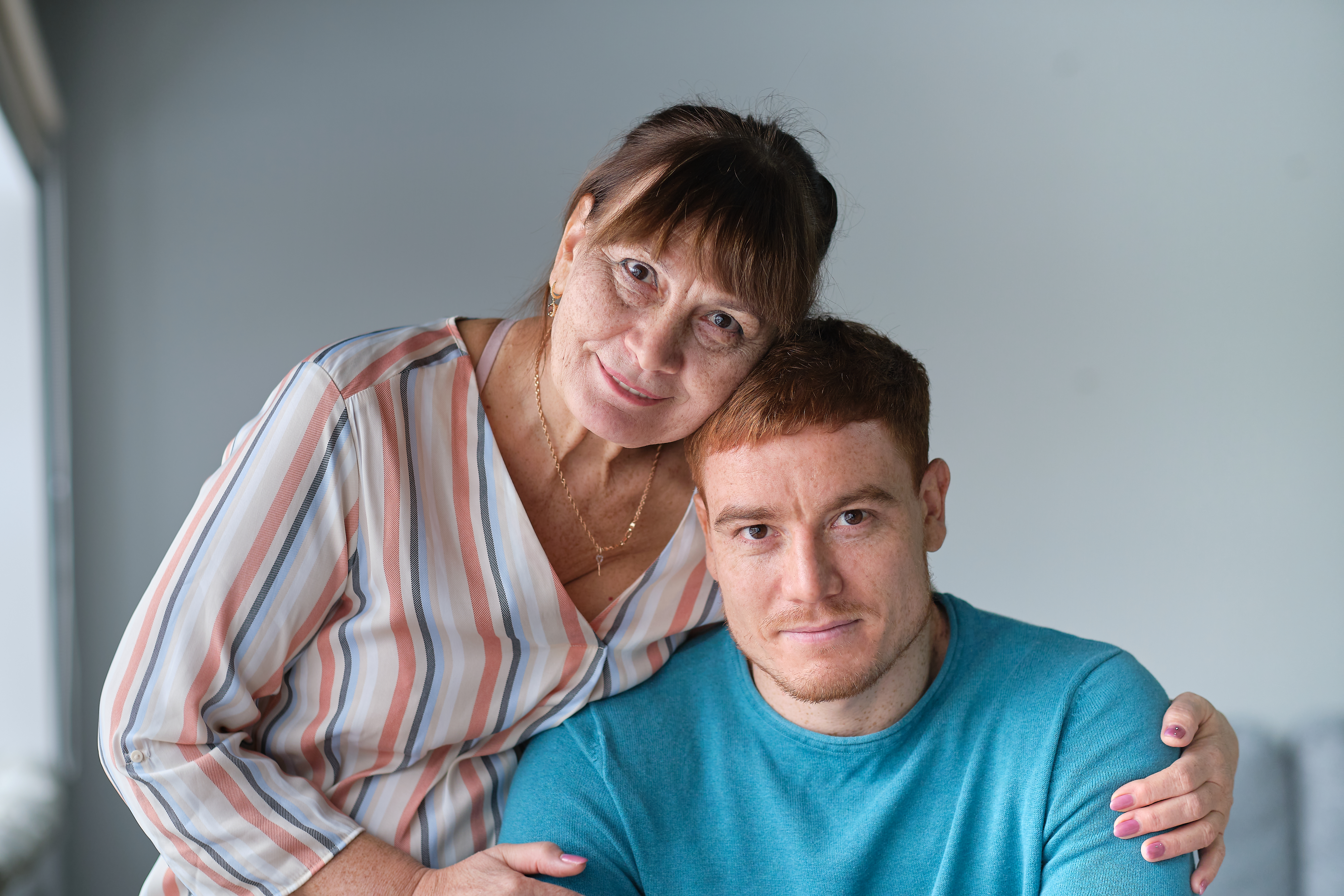 Woman Can’t Take Boyfriend Being Affectionate With His Mom: “Am I Overthinking This?”