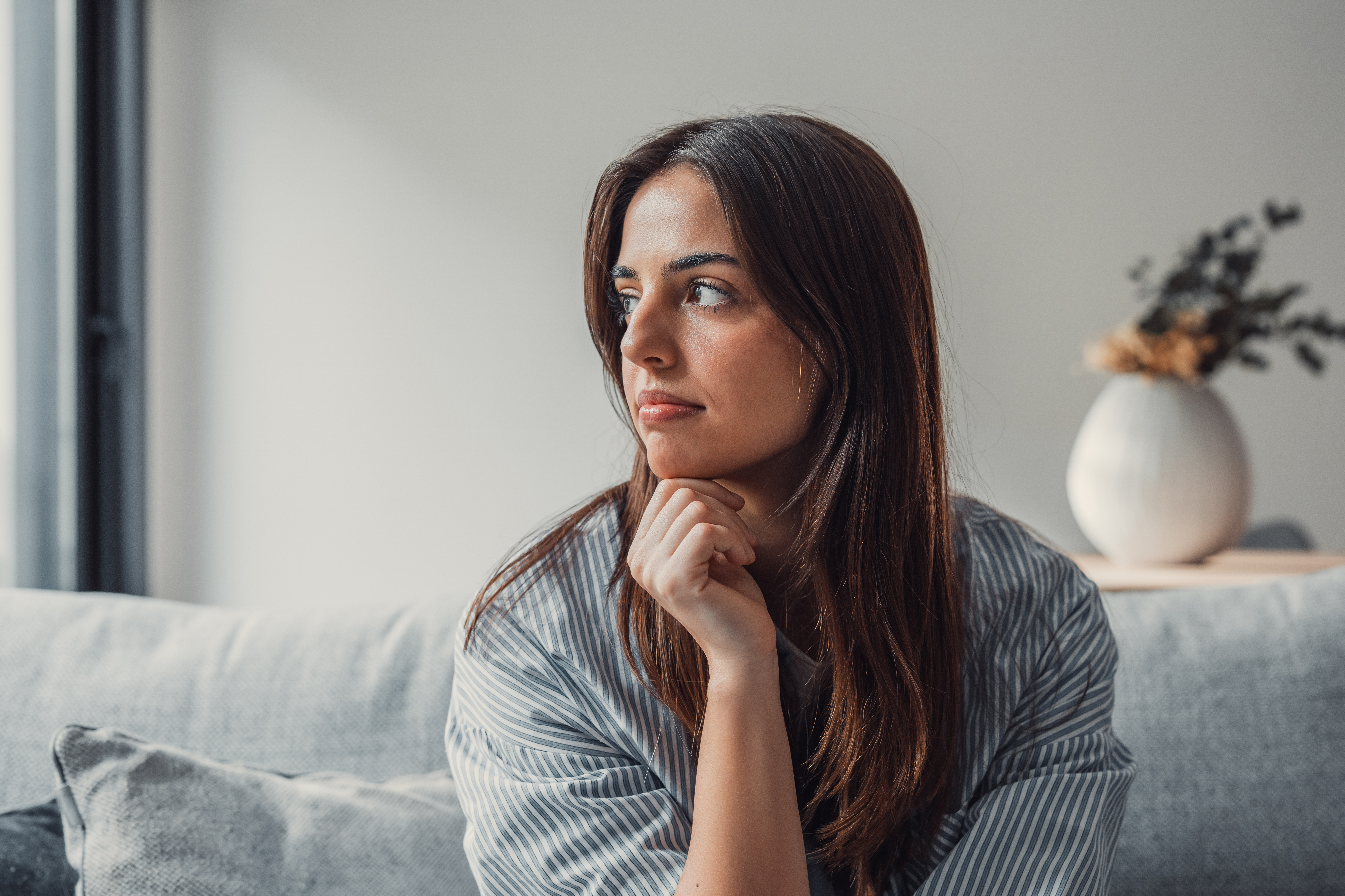 Woman Can’t Take Boyfriend Being Affectionate With His Mom: “Am I Overthinking This?”