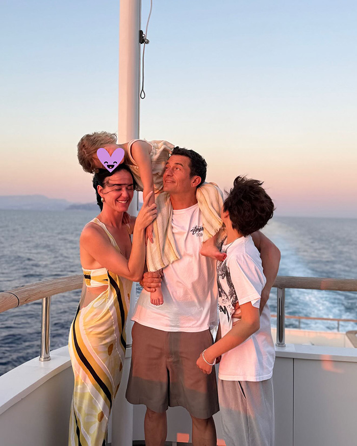“We Were Celebrating”: Miranda Kerr Breaks Silence On Ex Orlando Bloom&#8217;s Breakup With Katy Perry