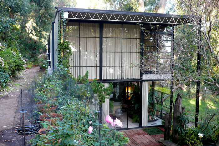 30 Groundbreaking Homes That Will Go Down In History As Architectural Icons
