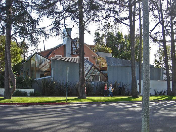 30 Groundbreaking Homes That Will Go Down In History As Architectural Icons