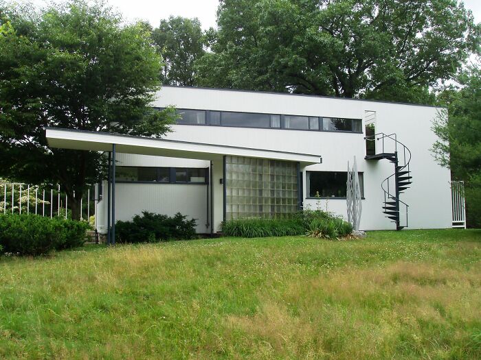 30 Groundbreaking Homes That Will Go Down In History As Architectural Icons