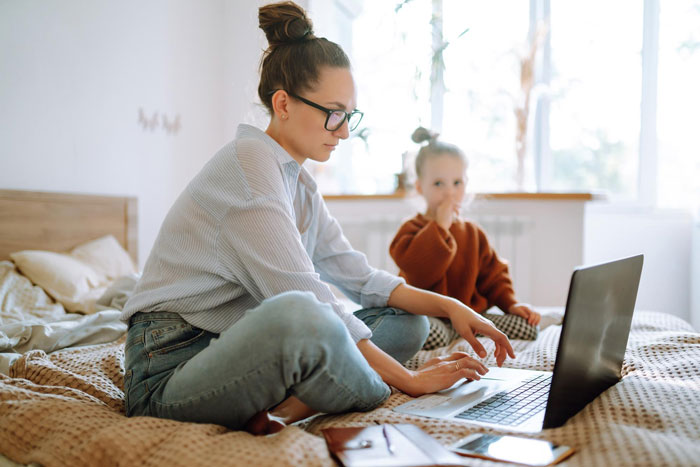 40YO Aunt Refuses To Be A Free Sitter For Couple, They Try To Guilt-Trip Her With The “Family” Card